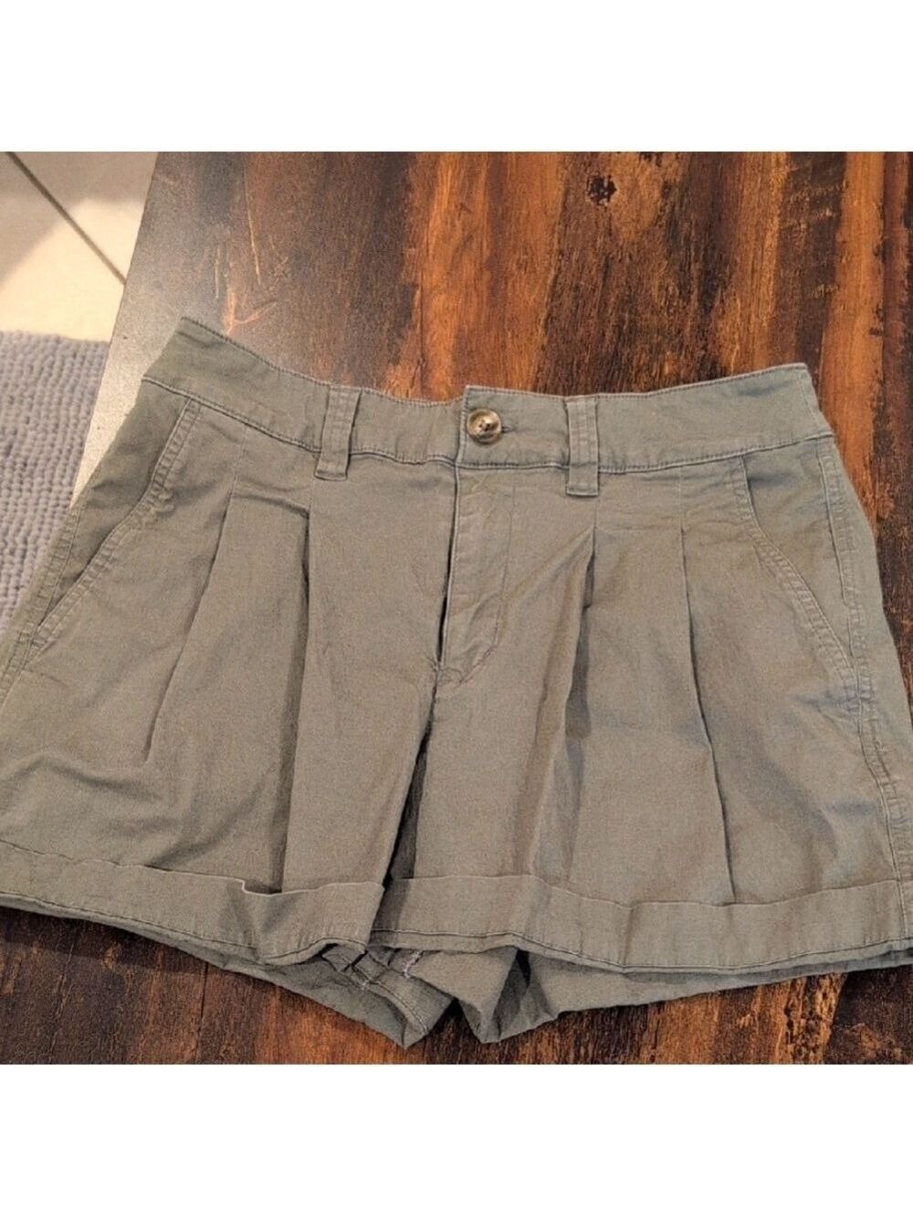 A New day Women's Khaki Shorts, Size 8,GUC